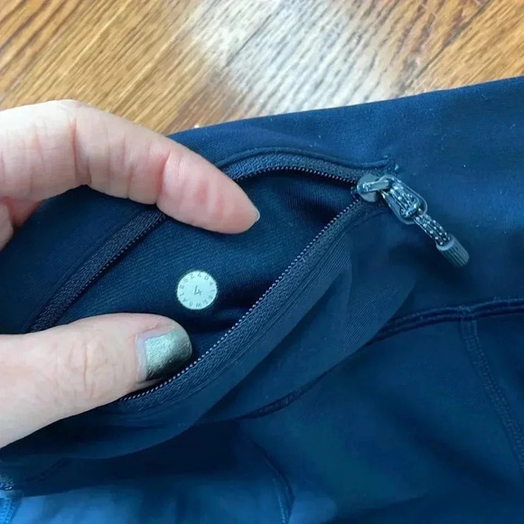 Lululemon I 4 - Picture 8 of 16